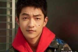 娱乐爆料屈楚萧视频播放,娱乐爆料引发网友热议